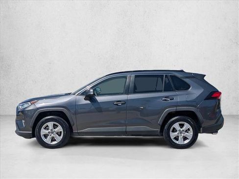 Used 2019 Toyota RAV4 XLE w/ Carpet Mat Package FWD image 9