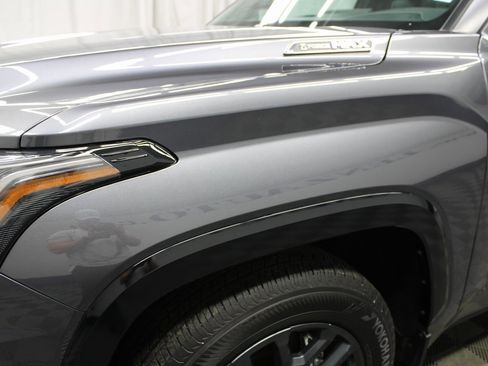 Used 2025 Toyota Sequoia Platinum image 44