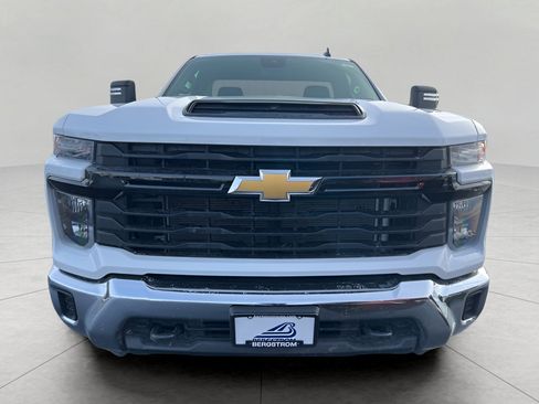 Used 2025 Chevrolet Silverado 2500 W/T w/ WT Convenience Package image 3