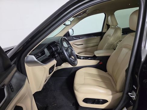 Used 2022 Jeep Grand Cherokee L Limited RWD image 12