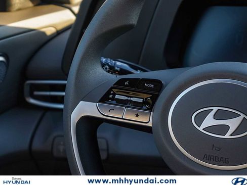 New 2026 Hyundai Elantra SE FWD image 18