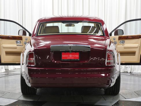Used 2010 Rolls-Royce Phantom Sedan image 39