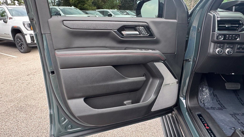 Used 2025 GMC Yukon XL AT4 Ultimate w/ LPO, Floor Liner Package AWD/4WD image 24