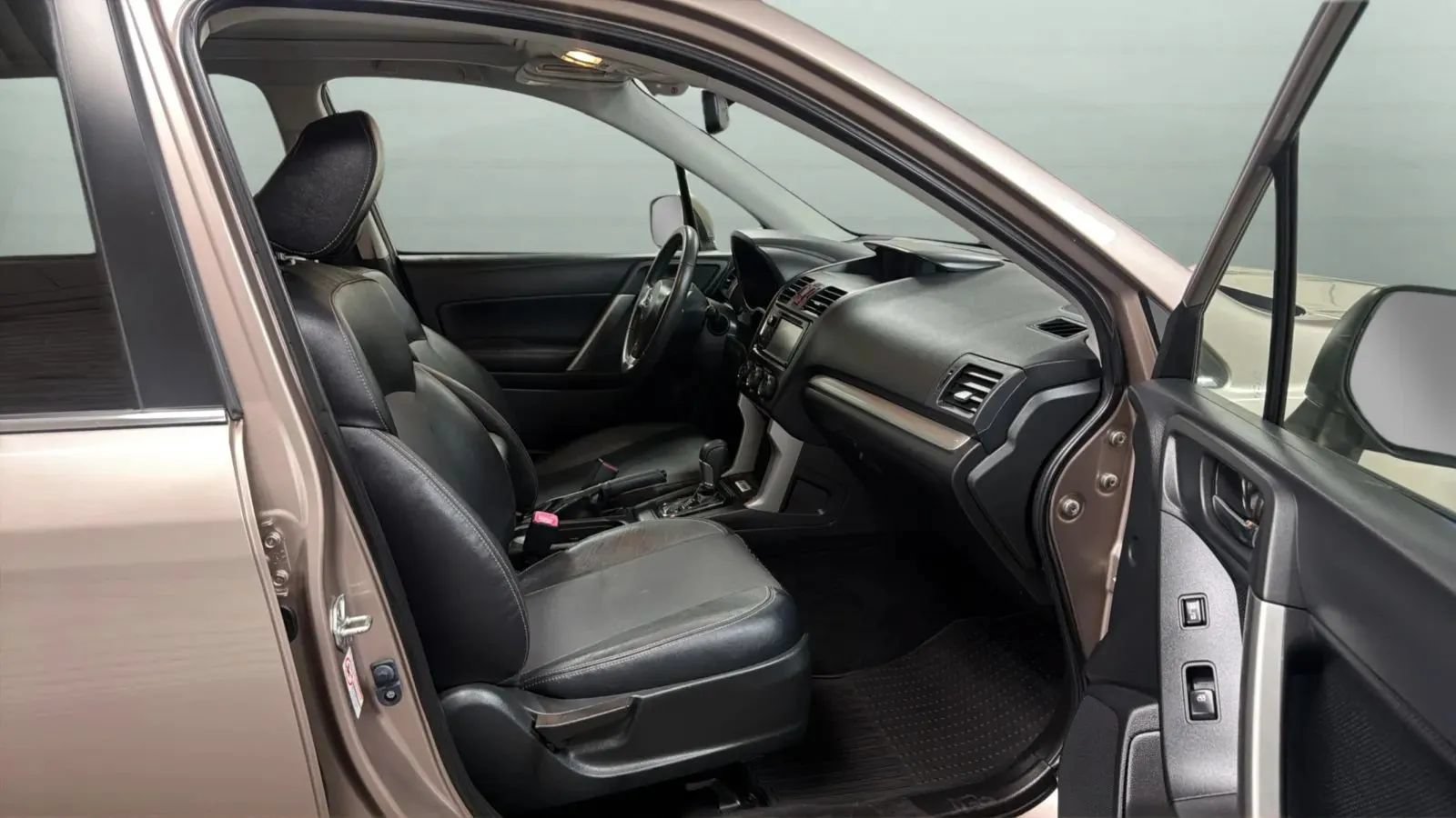 Used 2015 Subaru Forester 2.5i Touring w/ Eyesight & Navigation System AWD/4WD image 22