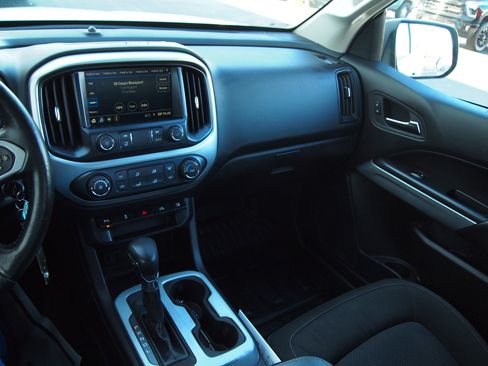 Used 2022 Chevrolet Colorado LT w/ Fleet Safety Package image 15