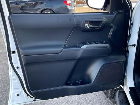 Used 2023 Toyota Tacoma TRD Off-Road image 22