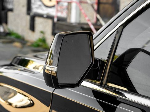 Used 2019 Cadillac Escalade ESV Premium Luxury image 40