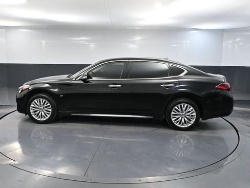Used 2016 INFINITI Q70 L 3.7 w/ Technology Package image 11