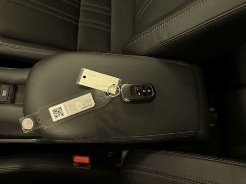 Certified 2025 Honda HR-V EX-L image 32