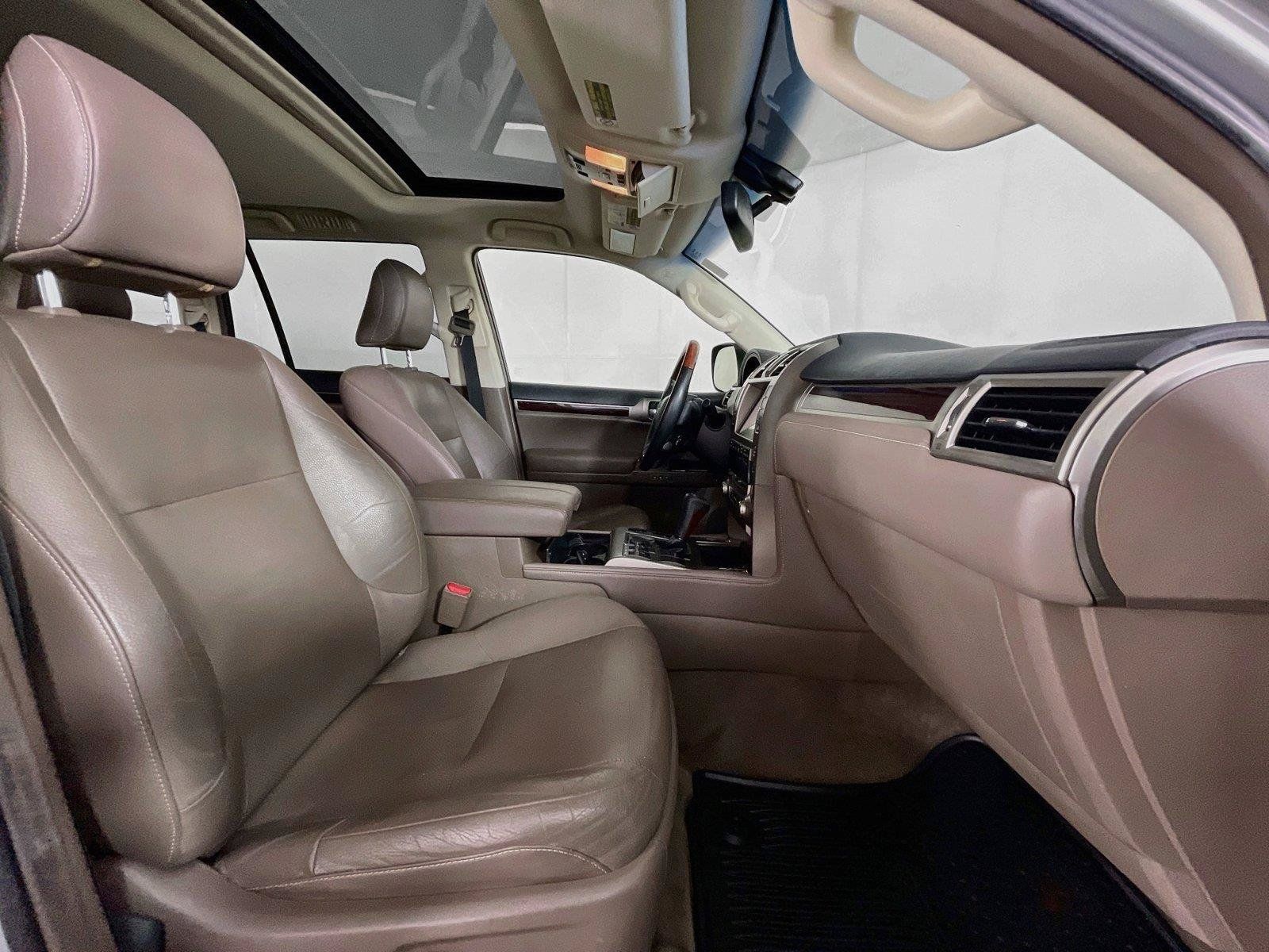 Used 2015 Lexus GX 460 w/ Premium Package AWD/4WD image 33