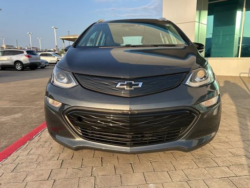 Used 2020 Chevrolet Bolt Premier w/ Infotainment Package image 3