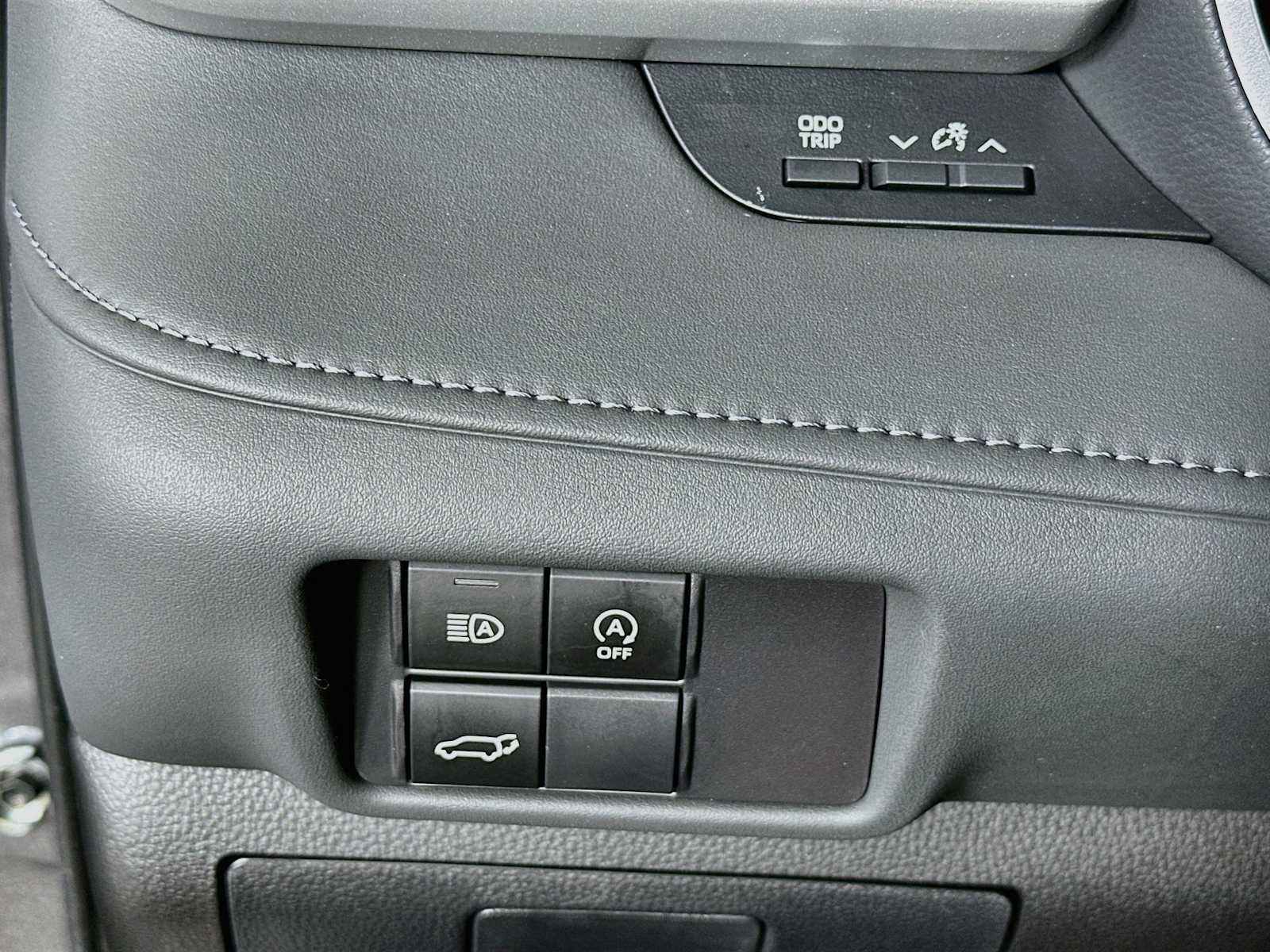 Used 2024 Toyota Highlander XLE FWD image 10