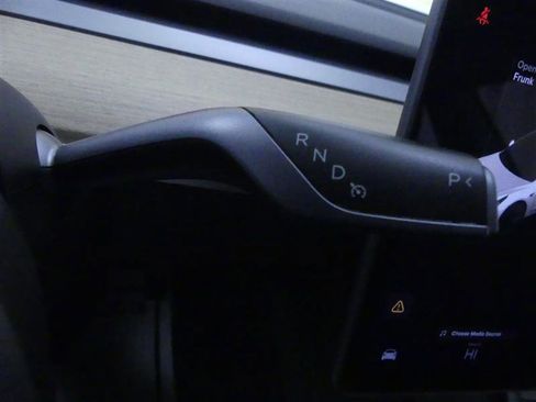 Used 2021 Tesla Model 3 Standard Range Plus image 16