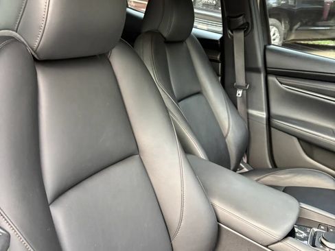 Used 2019 MAZDA MAZDA3 Hatchback w/ Preferred Package FWD image 38