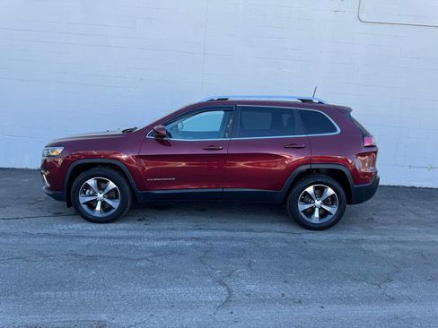 Used 2019 Jeep Cherokee Limited image 2