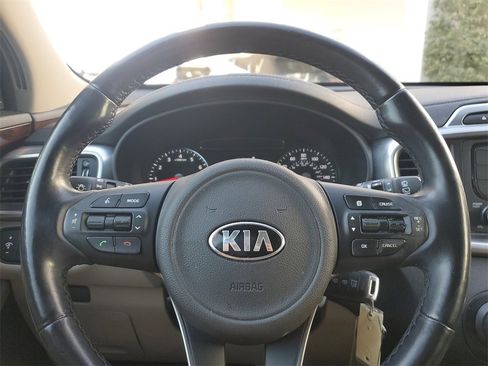 Used 2016 Kia Sorento EX image 23