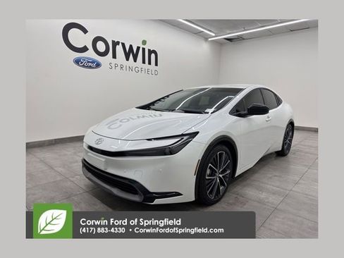 Used 2024 Toyota Prius XLE image 1