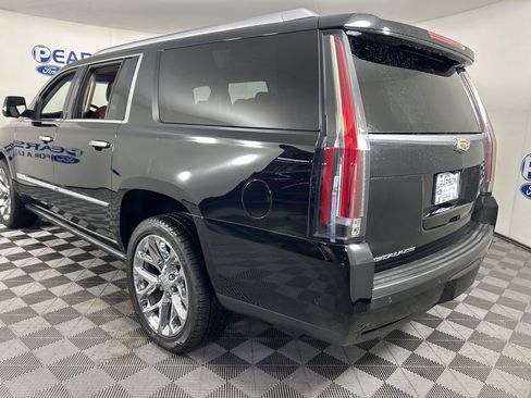 Used 2017 Cadillac Escalade ESV Premium Luxury image 10