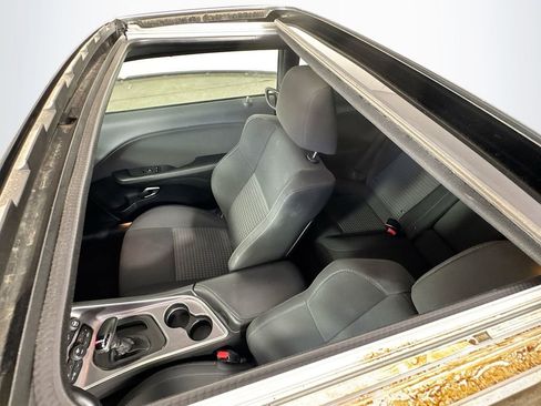 Used 2019 Dodge Challenger R/T w/ Driver Convenience Group image 23