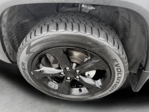 Used 2022 Jeep Grand Cherokee Altitude image 14