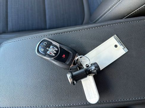 Used 2025 Buick Envista Preferred FWD image 44