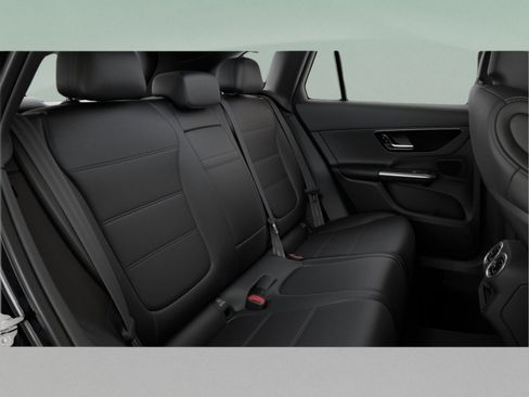 Used 2026 Mercedes-Benz GLC 300 image 41