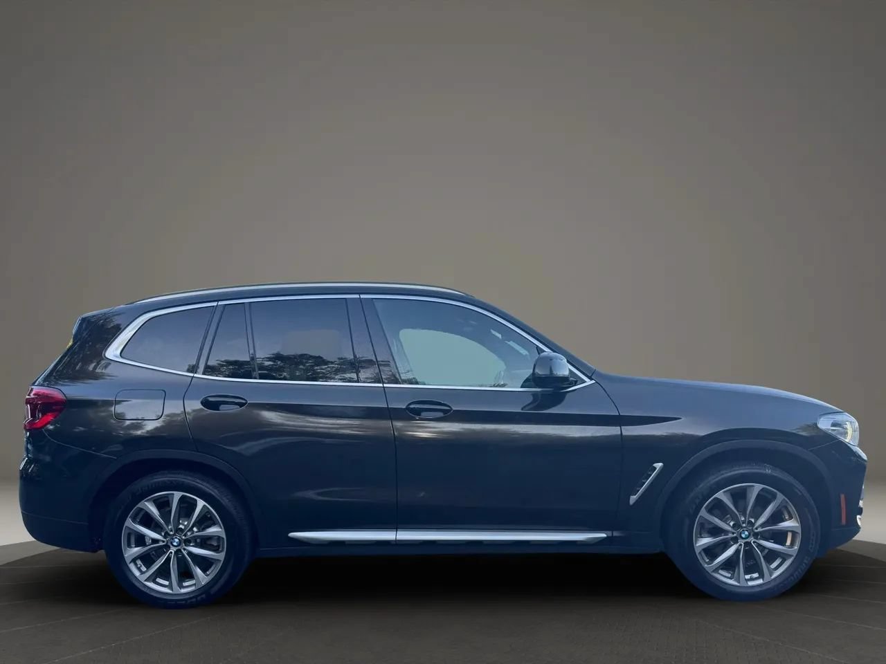 Used 2019 BMW X3 xDrive30i w/ Premium Package AWD/4WD image 4