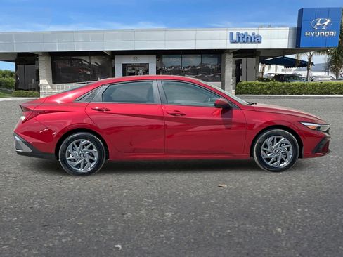 New 2025 Hyundai Elantra Blue image 9