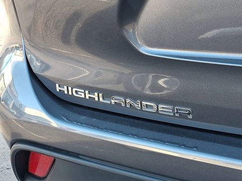 Used 2023 Toyota Highlander XSE image 16