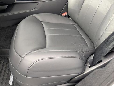 New 2025 Land Rover Range Rover Sport Dynamic SE image 4