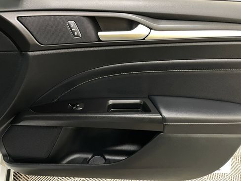 Used 2017 Ford Fusion Titanium FWD image 41