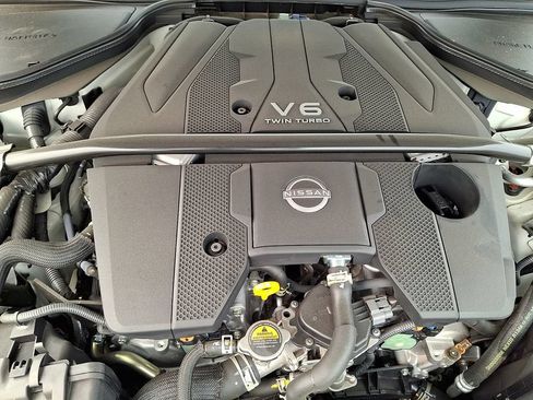 Certified 2025 Nissan Z Performance w/ Floor Mat Package RWD image 28