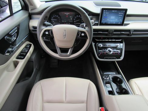 Certified 2022 Lincoln Corsair Standard image 12