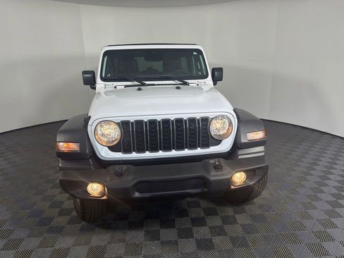 Used 2025 Jeep Wrangler Unlimited Sport AWD/4WD image 4