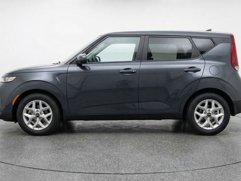 Used 2025 Kia Soul LX w/ LX Technology Package image 5
