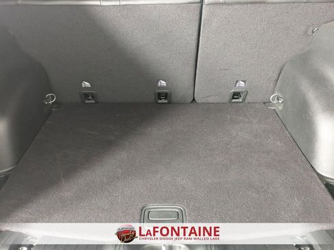 Used 2023 Jeep Compass Latitude image 27