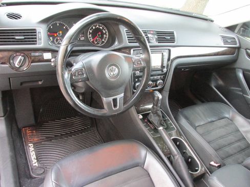 Used 2014 Volkswagen Passat TDI SEL Premium FWD image 10