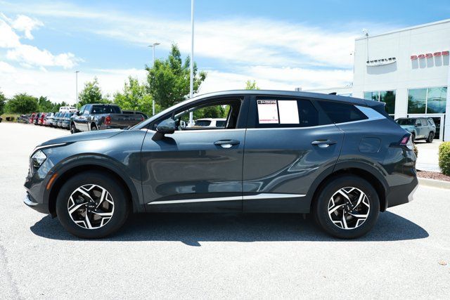 Used 2023 Kia Sportage LX AWD/4WD image 9