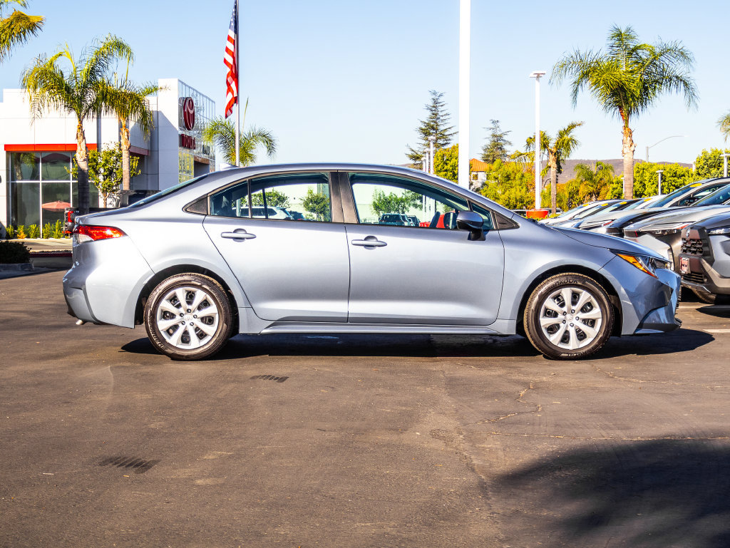 Used 2026 Toyota Corolla LE FWD image 11