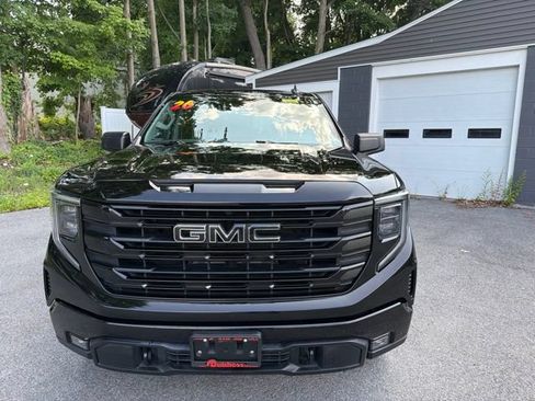 Used 2022 GMC Sierra 1500 Elevation AWD/4WD image 1