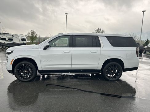 New 2026 Chevrolet Suburban High Country w/ Sun And Tow Package AWD/4WD image 4