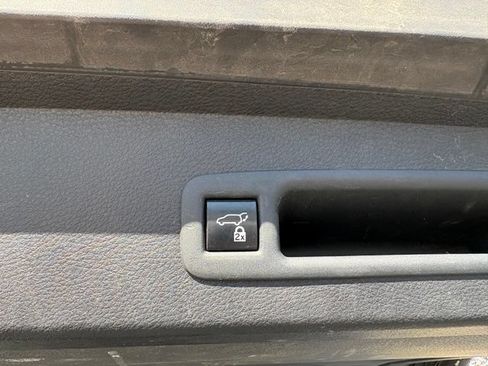 Used 2022 Toyota Sienna Limited AWD/4WD image 12
