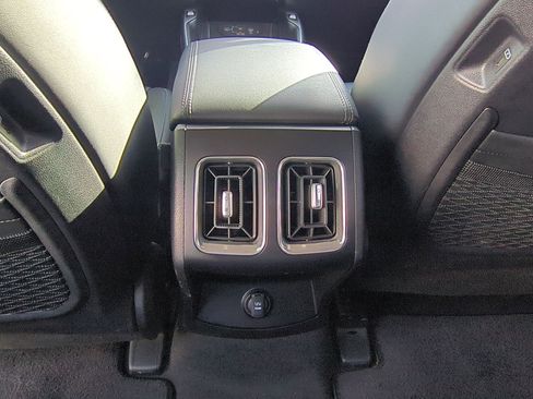 Used 2025 Kia Sorento EX image 31