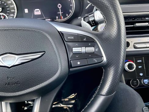 Used 2025 Genesis G70 2.5T image 20