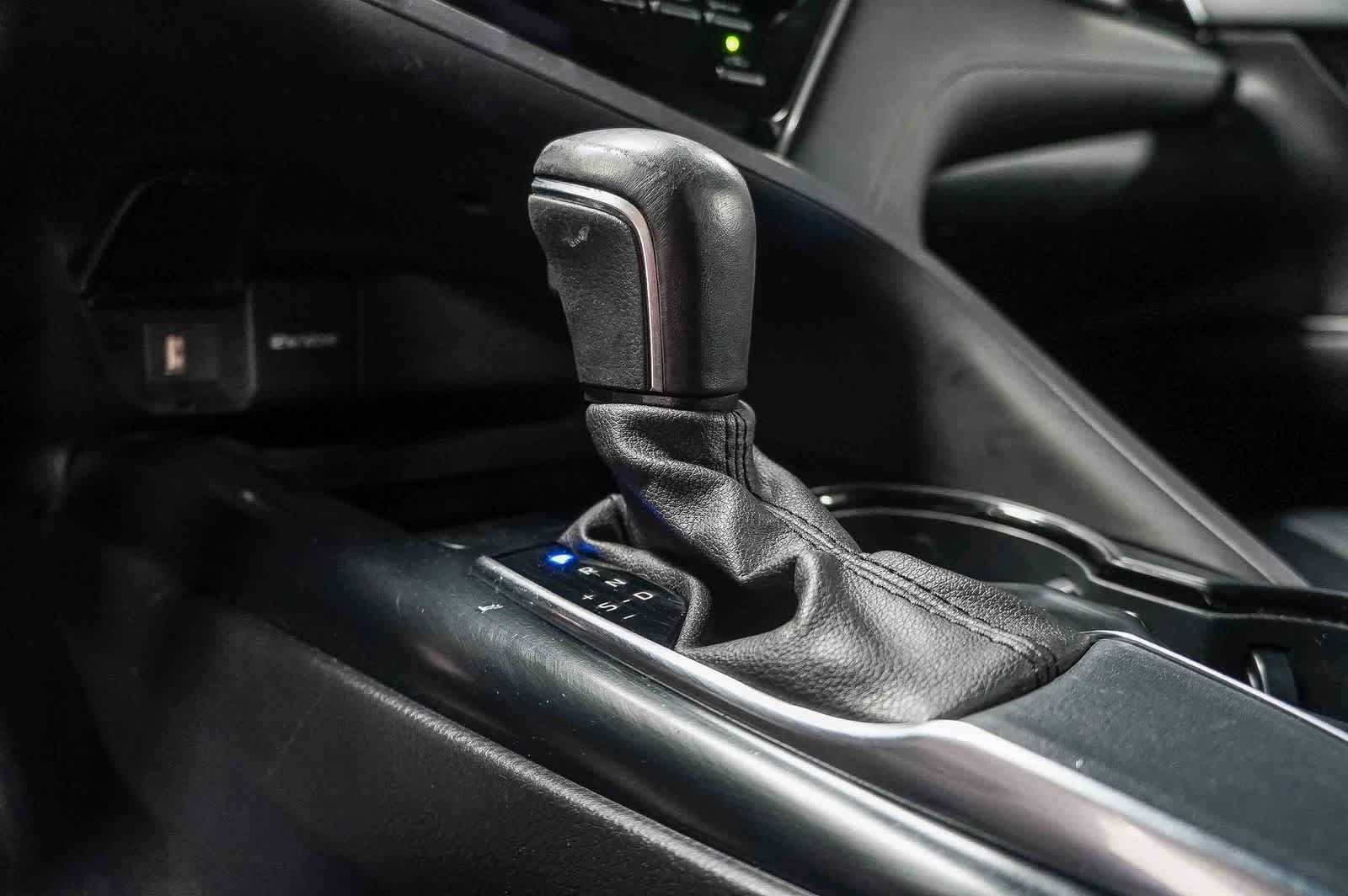 Used 2020 Toyota Camry SE FWD image 24