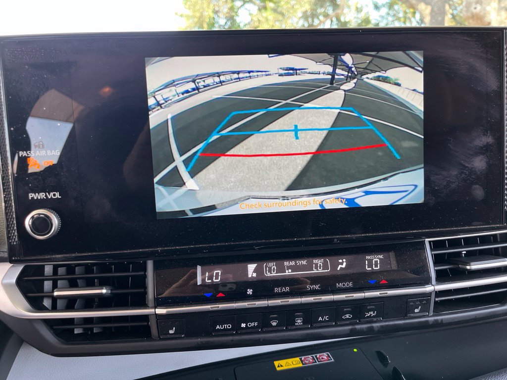 Used 2025 Toyota Sienna XLE FWD image 24