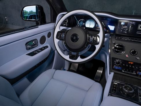Used 2026 Rolls-Royce Cullinan AWD/4WD image 45