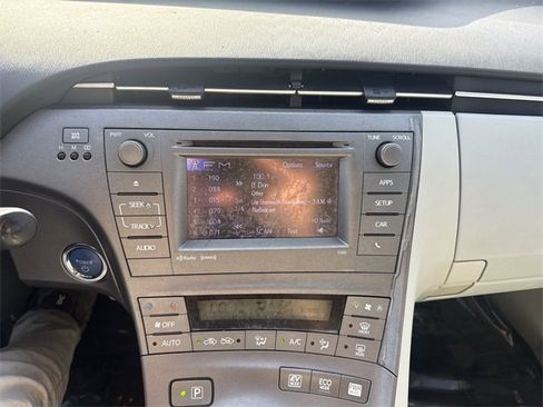 Used 2015 Toyota Prius Four image 16