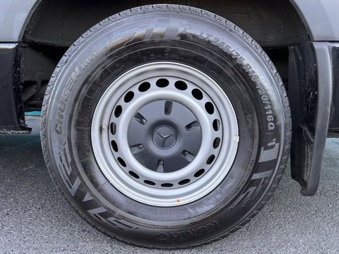 Used 2024 Mercedes-Benz Sprinter 2500 image 24