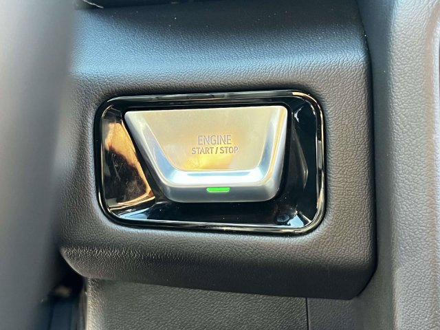Certified 2025 GMC Yukon XL Denali AWD/4WD image 29